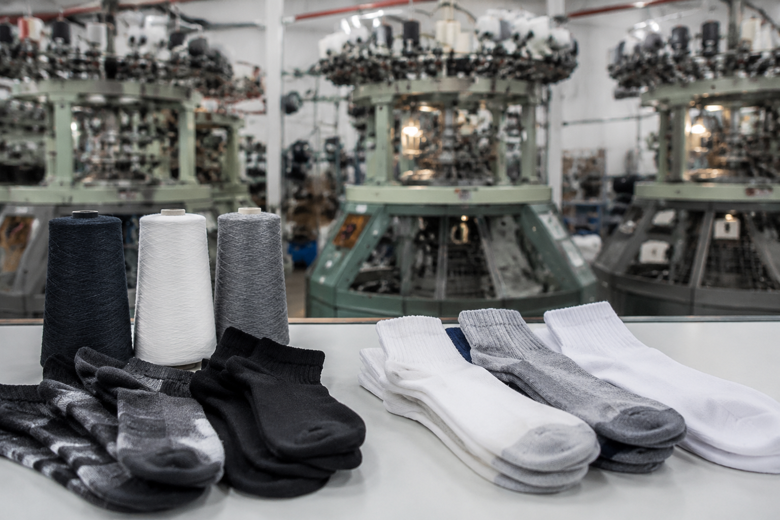 Polyester vs Nylon Socks: OEM Cost and Use Cases
