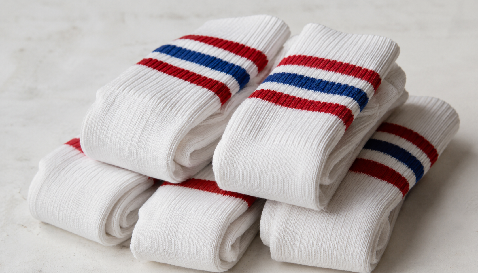 Custom Tube Socks: Bulk Manufacturer Guide